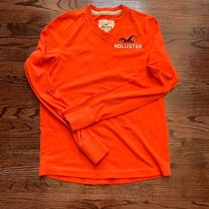 Hollister weathered v neck shirt Large SLIM FIT EUC long sleeve